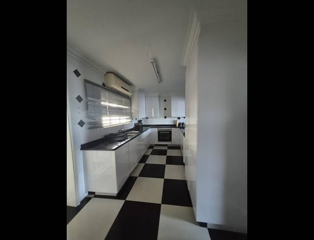 3 BEDROOM HOUSE FOR SALE IN NEWLANDS EAST